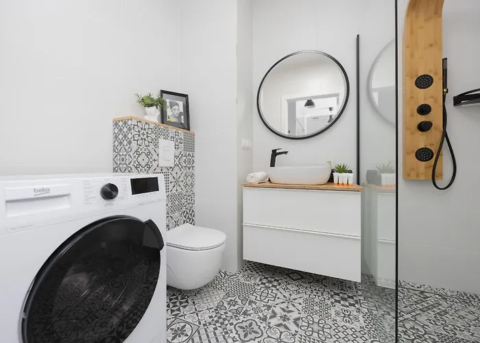 Metro Targowek One Bedroom For 4 With Furnished Balcony By Renters * Warszawa