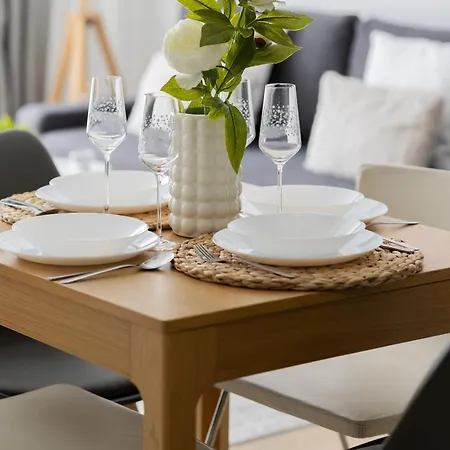 Appartement Metro Targowek One Bedroom For 4 With Furnished Balcony By Renters *