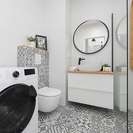 Metro Targowek One Bedroom For 4 With Furnished Balcony By Renters * ワルシャワ